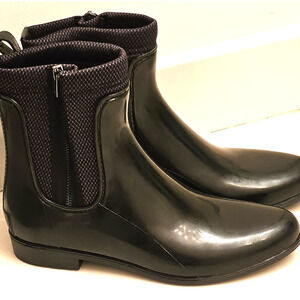 Nine West Women's Cooper 3 Black Rubber Ankle Rain Boots Size 11 NWOB.....